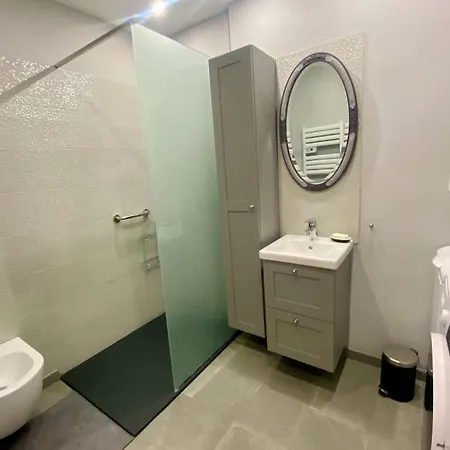 L'historien - Avec Balcon Coeur De Lägenhet *