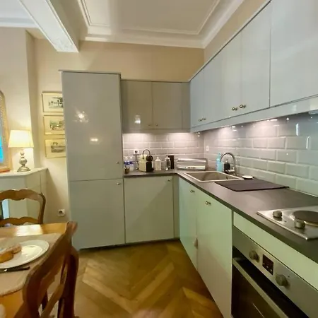 Lägenhet L'historien - Avec Balcon Coeur De Nîmes